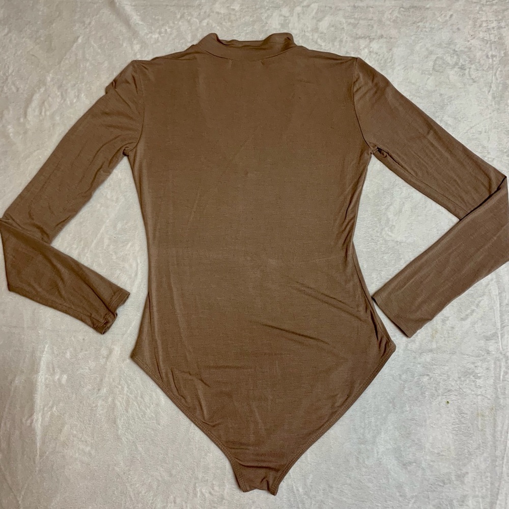 Kendall and Kylie Tan/Beige Bodysuit Size … - Picture 9 of 10